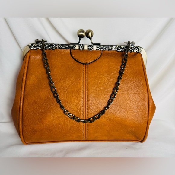 Vintage Style Handbag with kiss lock - Picture 2 of 11